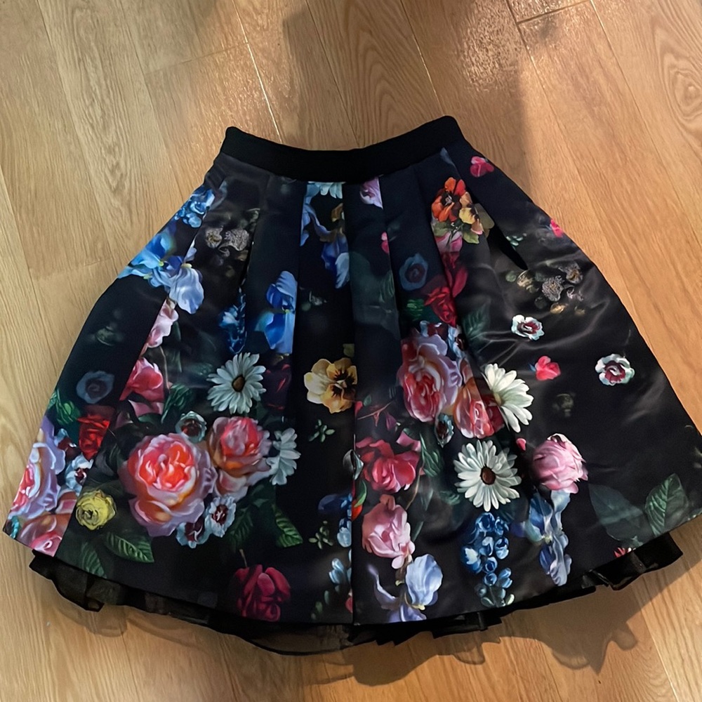 Designer skirt waist 25 inches ruffle added and can be removed